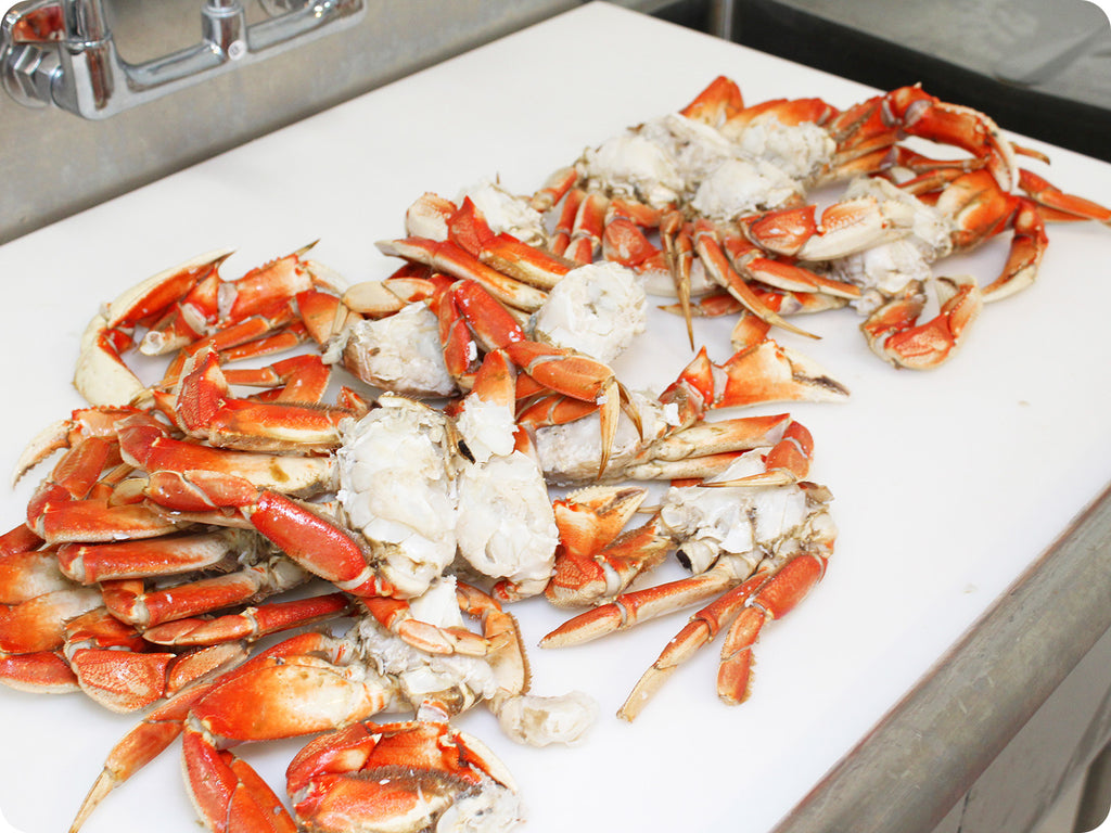 fresh whole cooked dungeness crab